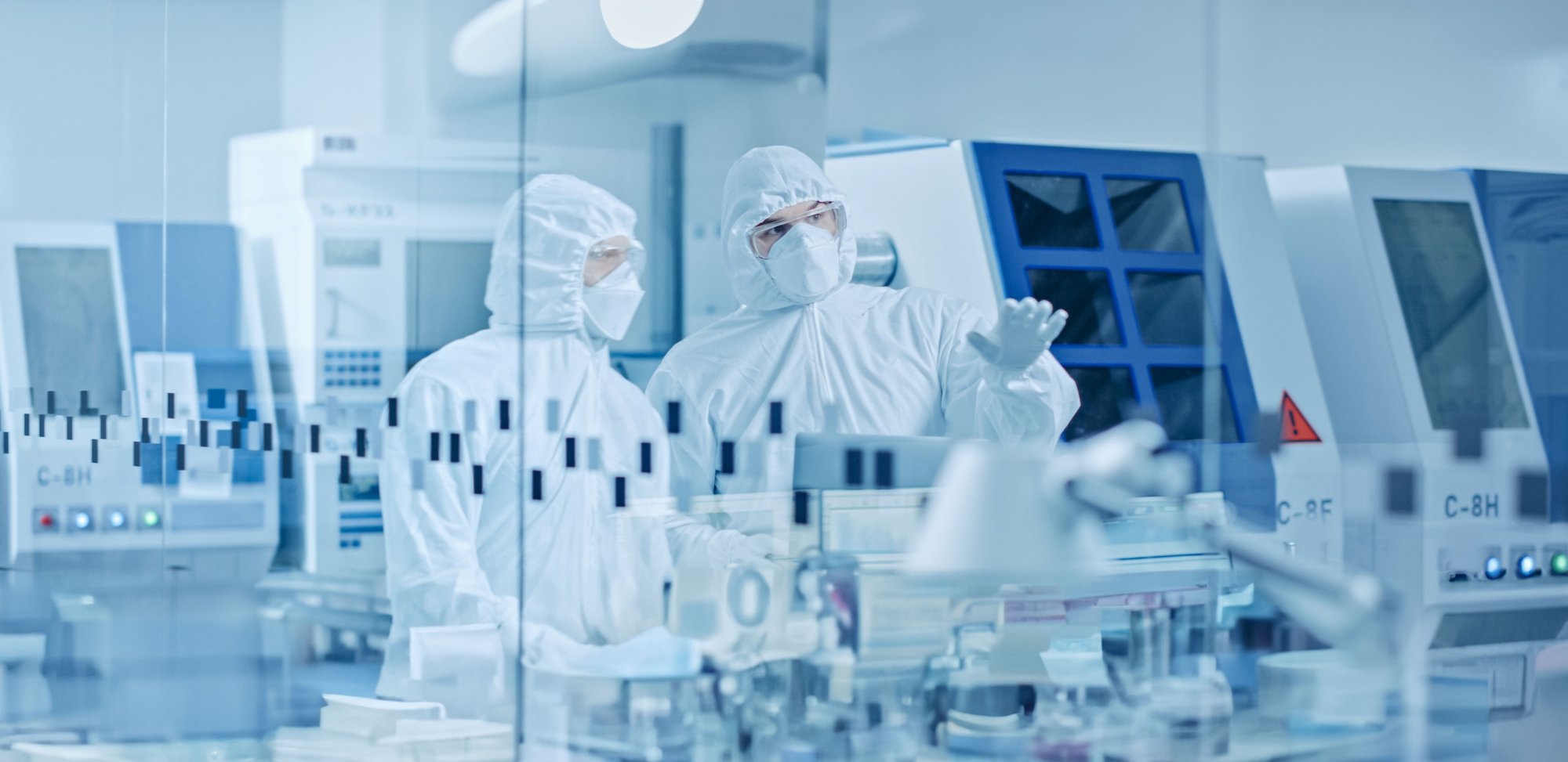 People-in-Lab-2-1920x540a